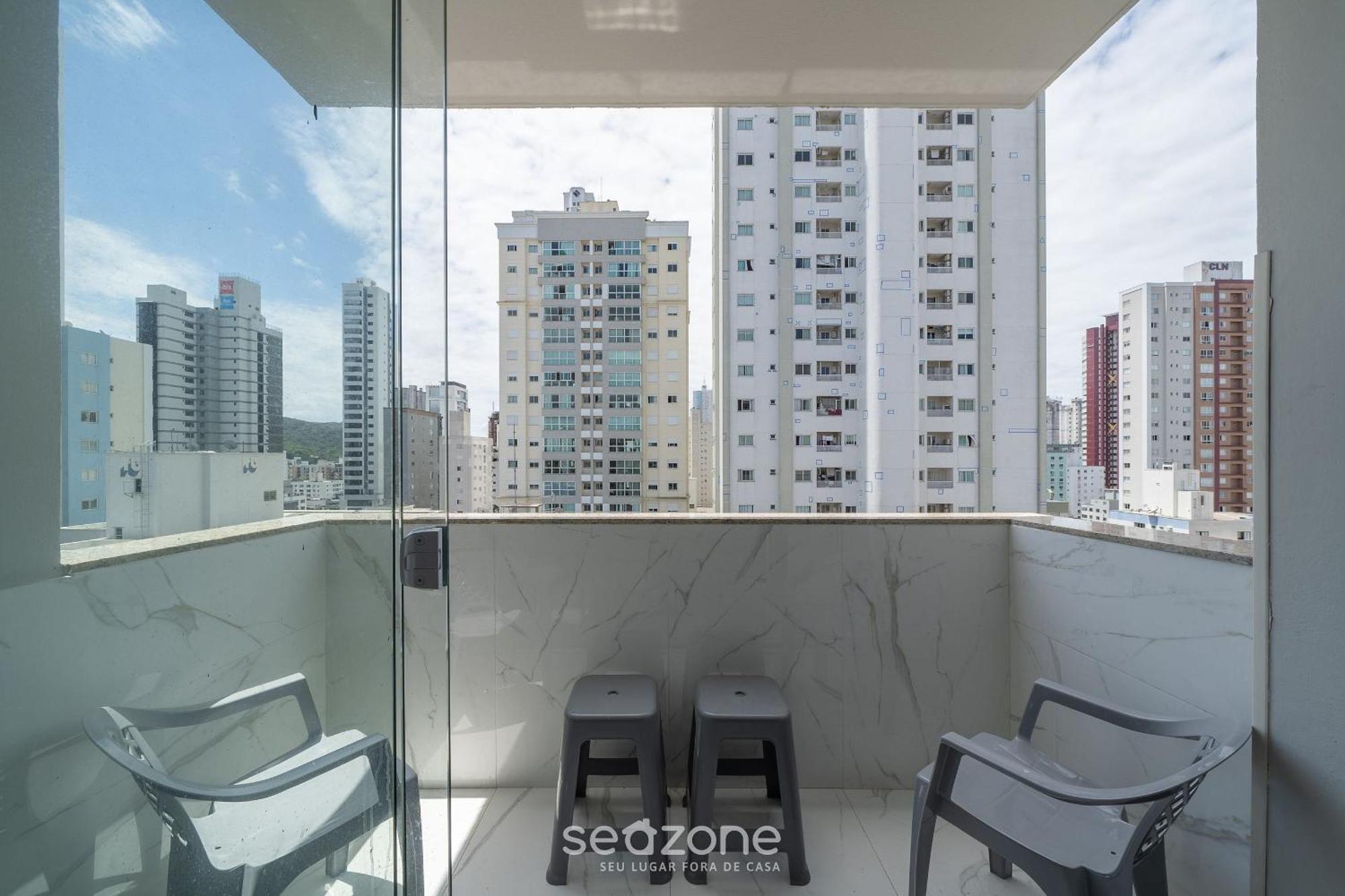 Lindo Apto. Perto Da Roda Gigante Em Bc Emf100 * Balneario Camboriu